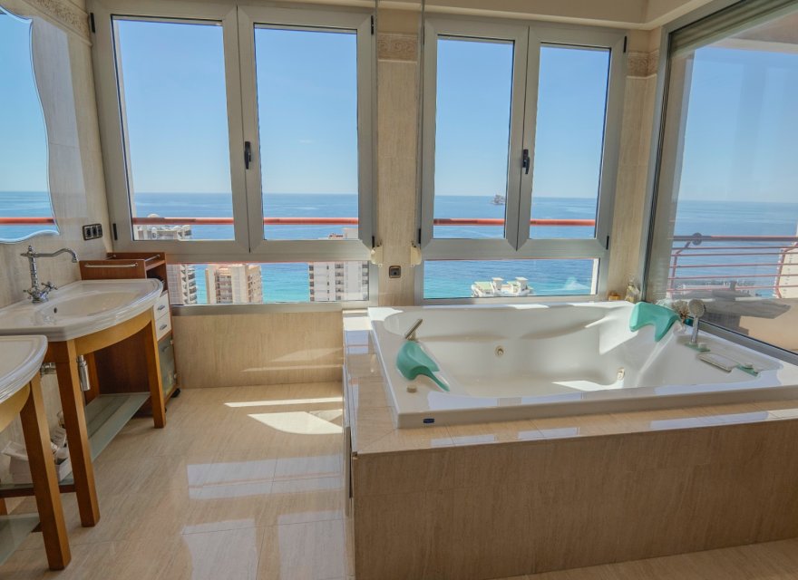 Odsprzedaż - Apartament - Benidorm