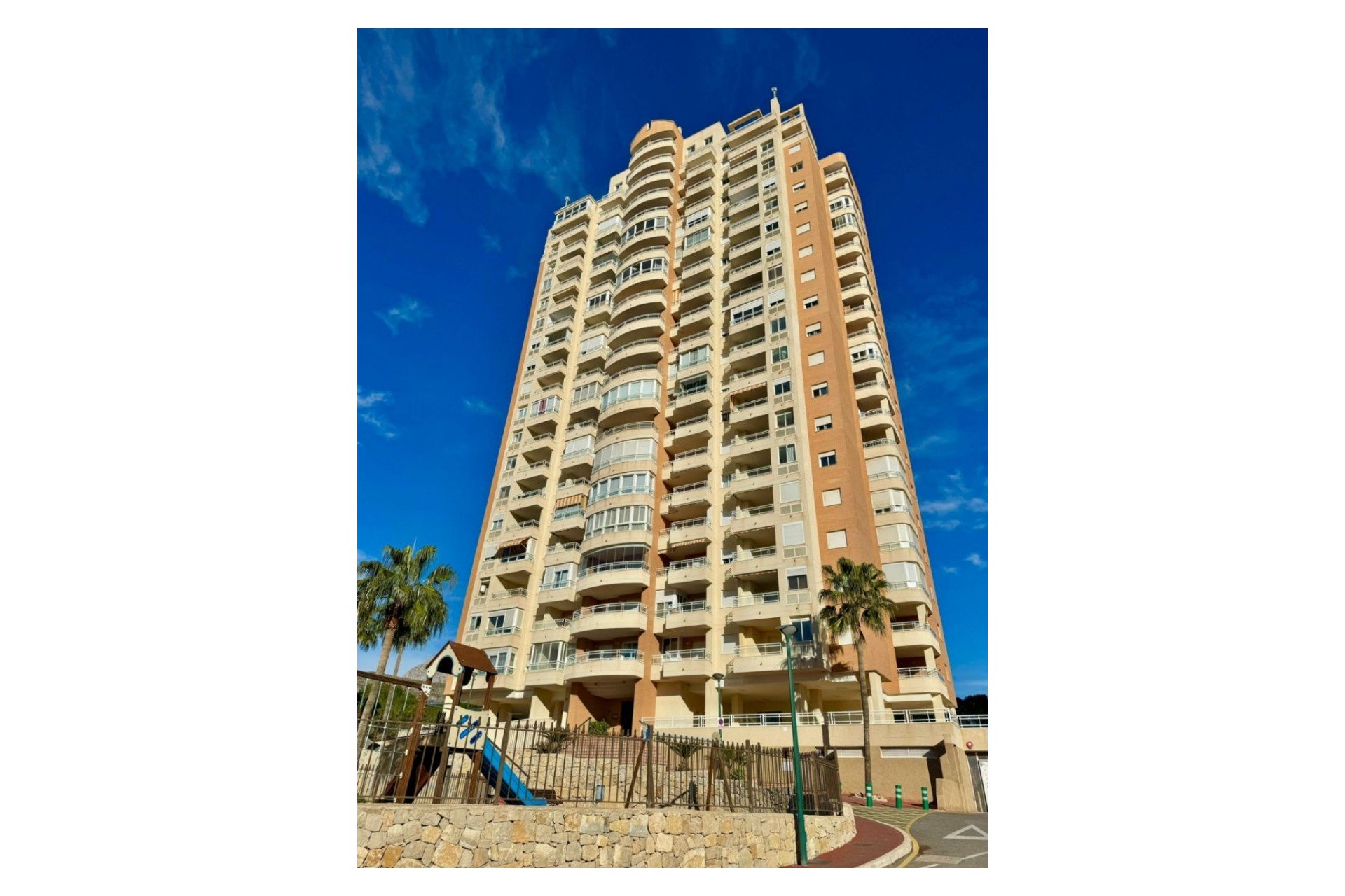 Odsprzedaż - Apartament - Benidorm