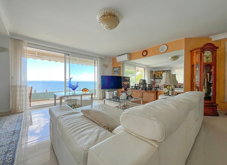 Odsprzedaż - Apartament - Cala Viñes