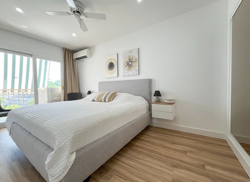 Odsprzedaż - Apartament - Cala Viñes