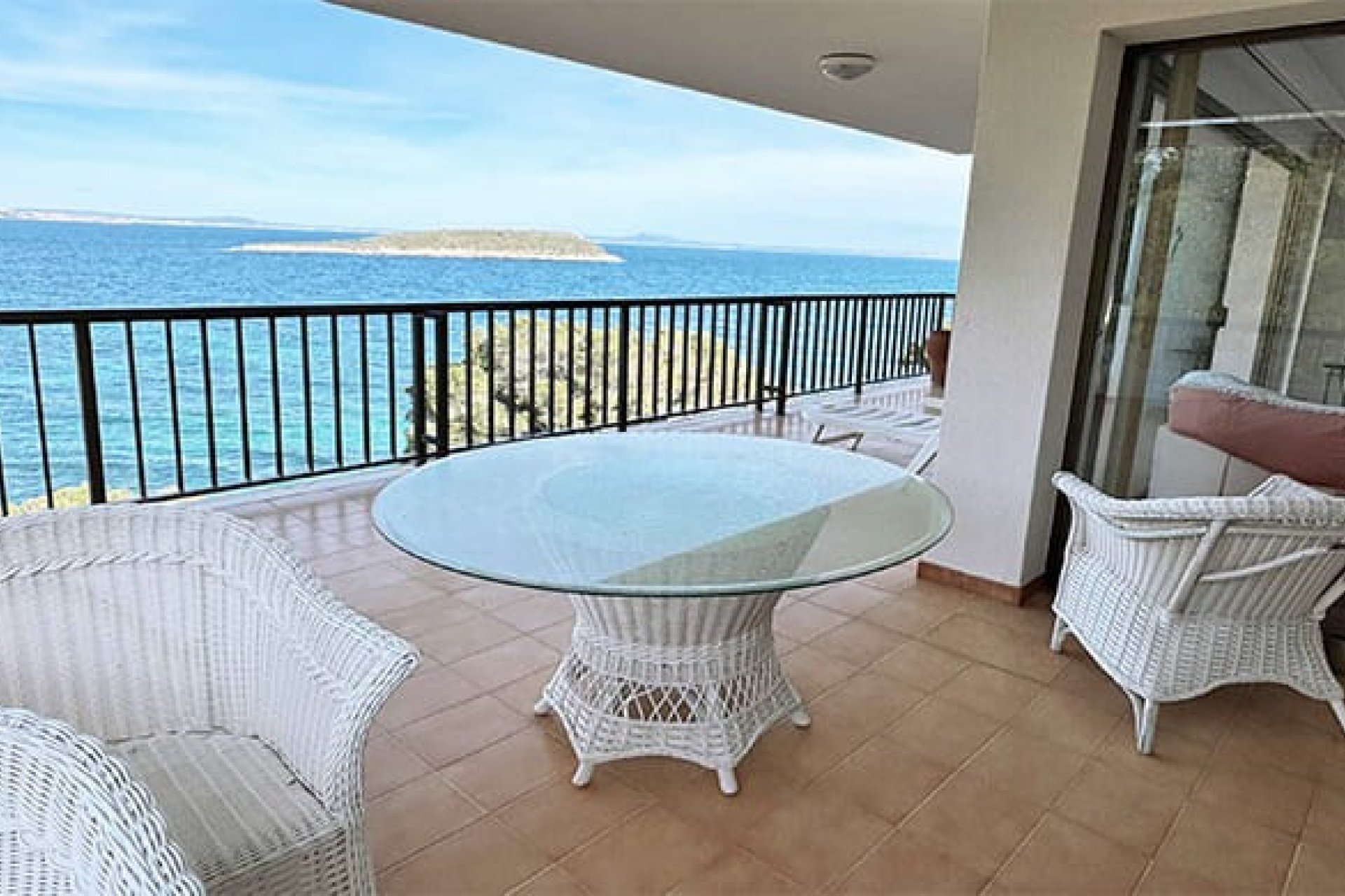 Odsprzedaż - Apartament - Cala Viñes