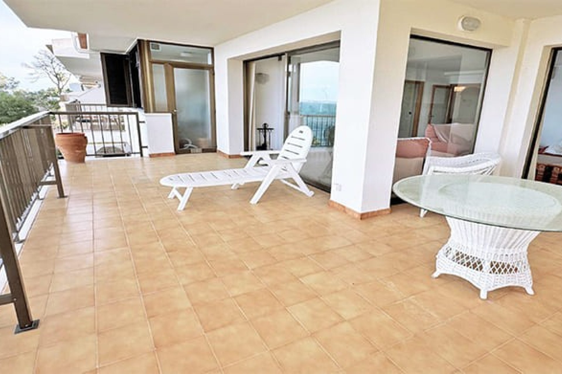 Odsprzedaż - Apartament - Cala Viñes