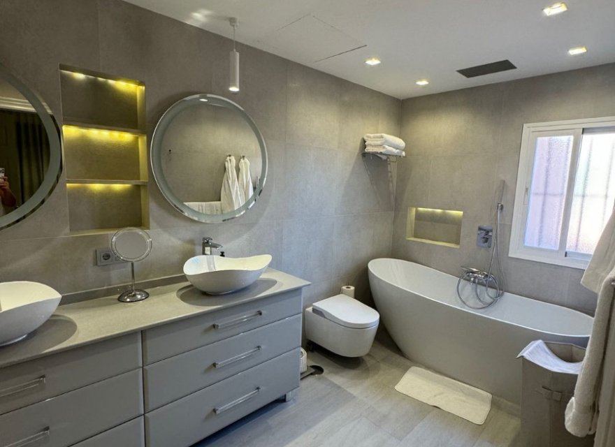 Odsprzedaż - Apartament - El Paraiso - Costa del Sol