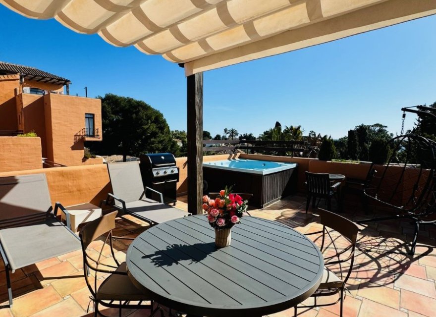 Odsprzedaż - Apartament - El Paraiso - Costa del Sol