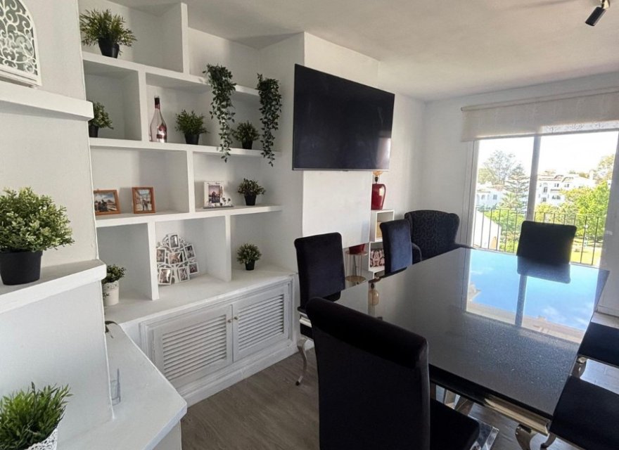 Odsprzedaż - Apartament - Еstepona - Costa del Sol