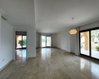 Odsprzedaż - Apartament - Еstepona - Costa del Sol