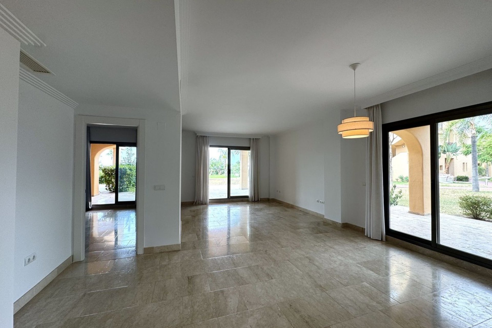 Odsprzedaż - Apartament - Еstepona - Costa del Sol