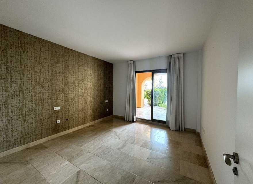 Odsprzedaż - Apartament - Еstepona - Costa del Sol