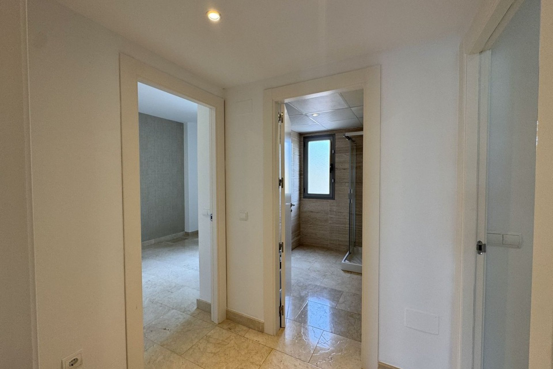 Odsprzedaż - Apartament - Еstepona - Costa del Sol