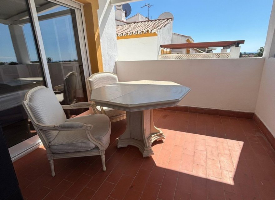 Odsprzedaż - Apartament - Еstepona - Costa del Sol