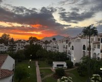 Odsprzedaż - Apartament - Еstepona - Costa del Sol