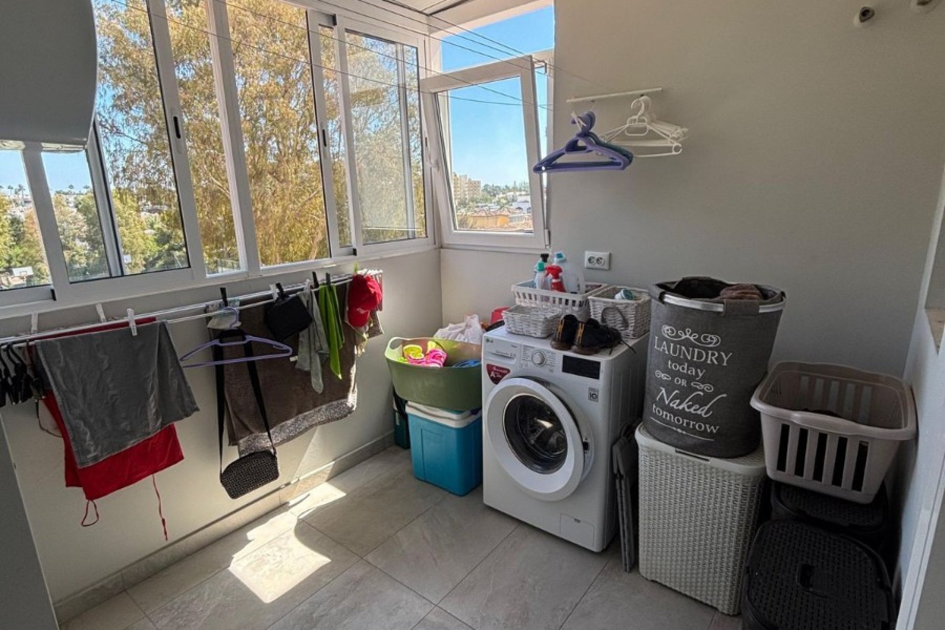 Odsprzedaż - Apartament - Еstepona - Costa del Sol