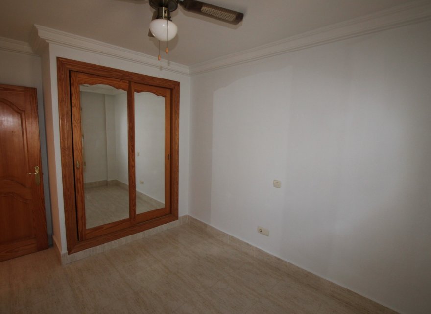 Odsprzedaż - Apartament - Guardamar del Segura - El Moncayo