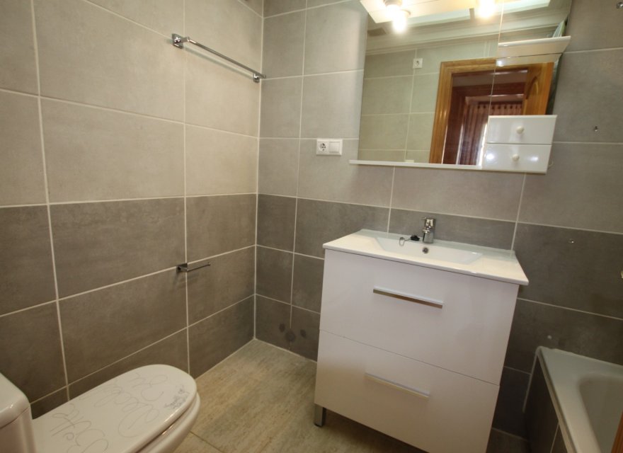 Odsprzedaż - Apartament - Guardamar del Segura - El Moncayo