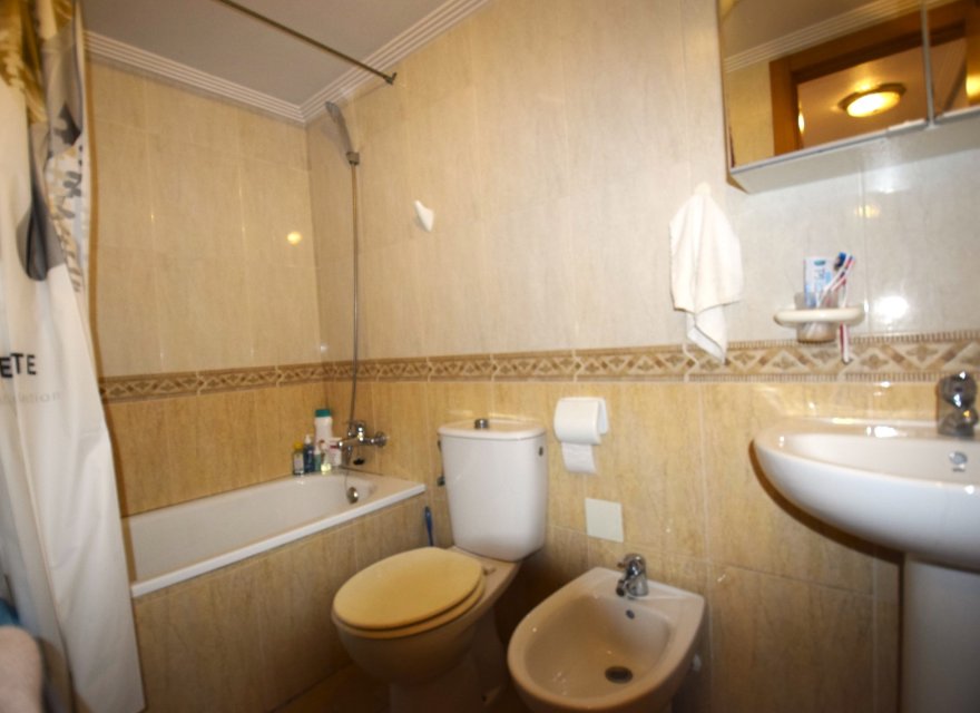 Odsprzedaż - Apartament - Guardamar del Segura - Plaza Porticada