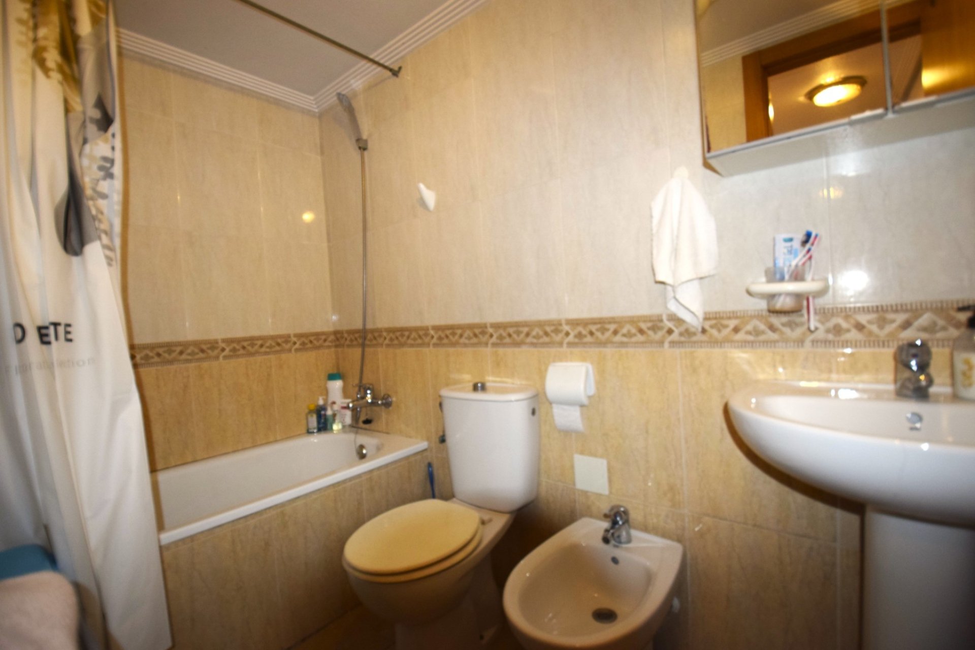 Odsprzedaż - Apartament - Guardamar del Segura - Plaza Porticada