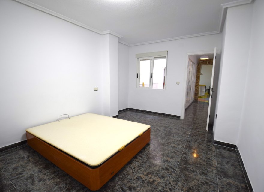 Odsprzedaż - Apartament - Guardamar del Segura - Pueblo