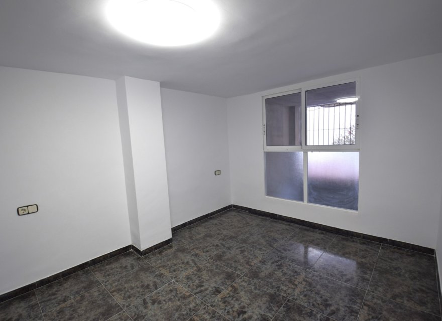 Odsprzedaż - Apartament - Guardamar del Segura - Pueblo