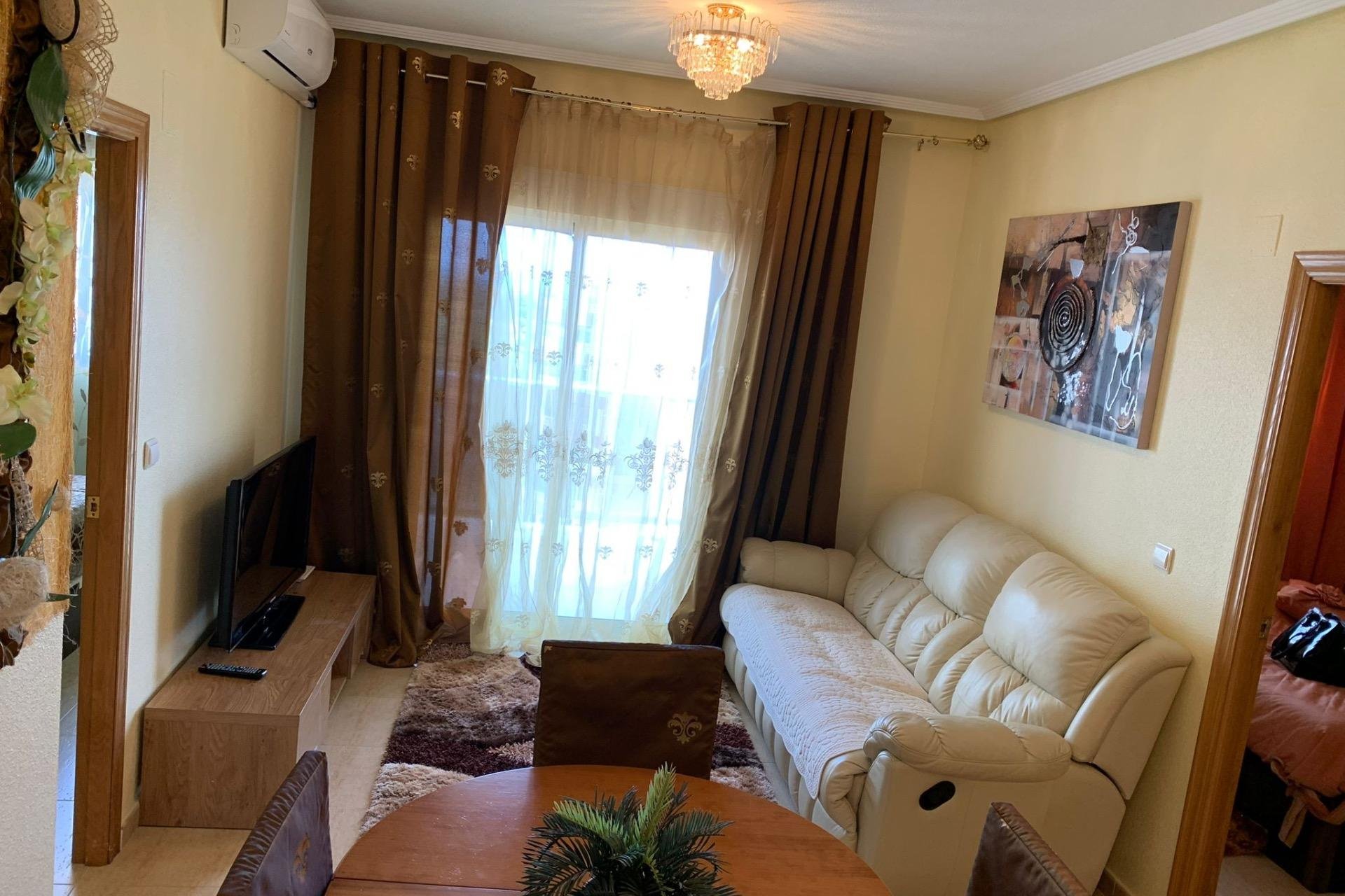 Odsprzedaż - Apartament - Guardamar del Segura - Puerto