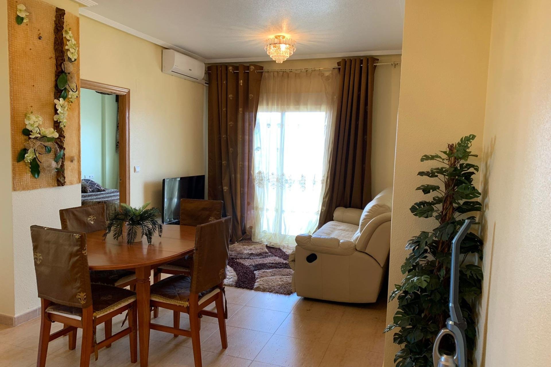 Odsprzedaż - Apartament - Guardamar del Segura - Puerto