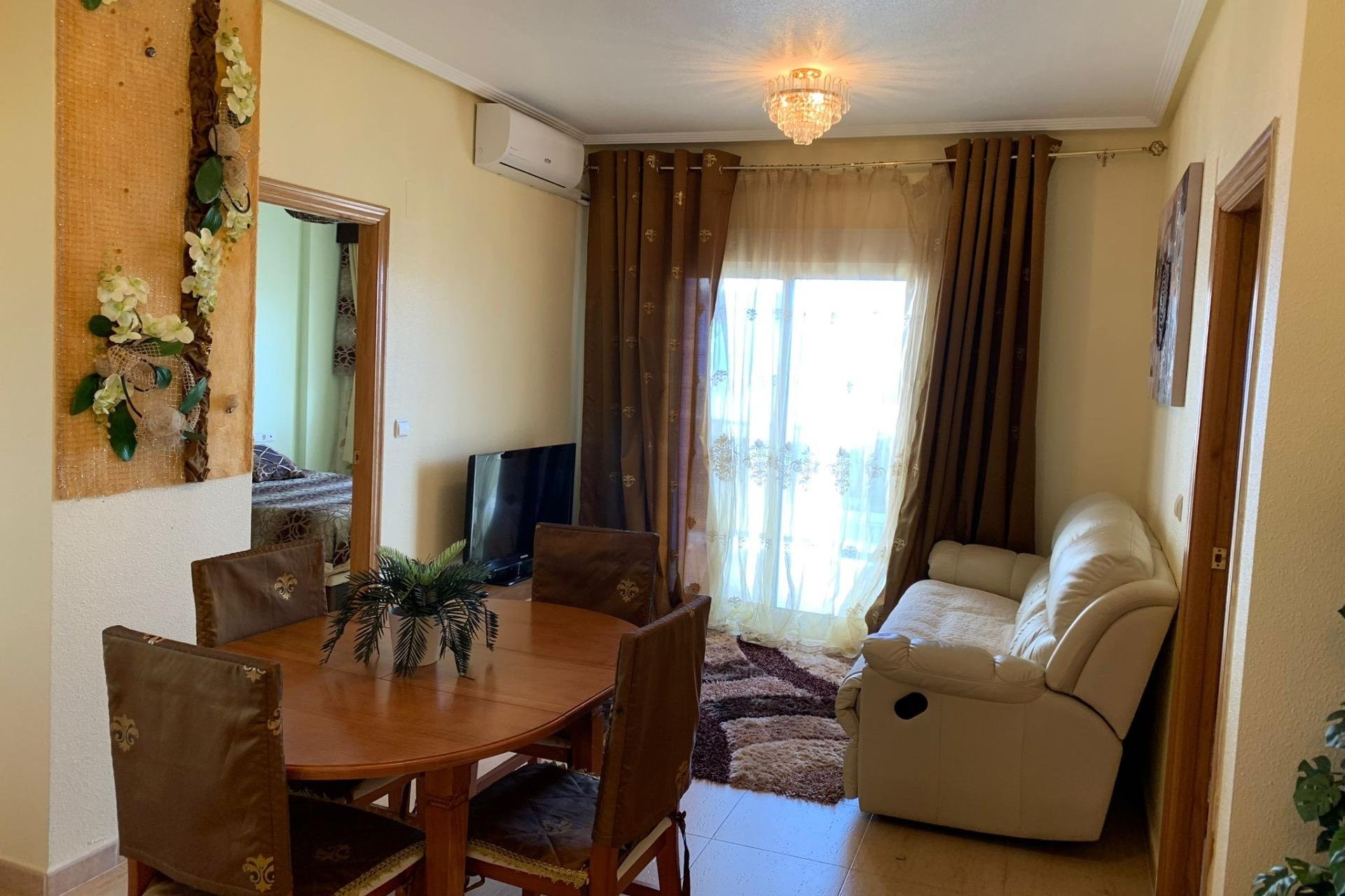 Odsprzedaż - Apartament - Guardamar del Segura - Puerto