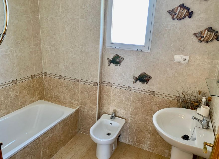 Odsprzedaż - Apartament - Guardamar del Segura - Puerto