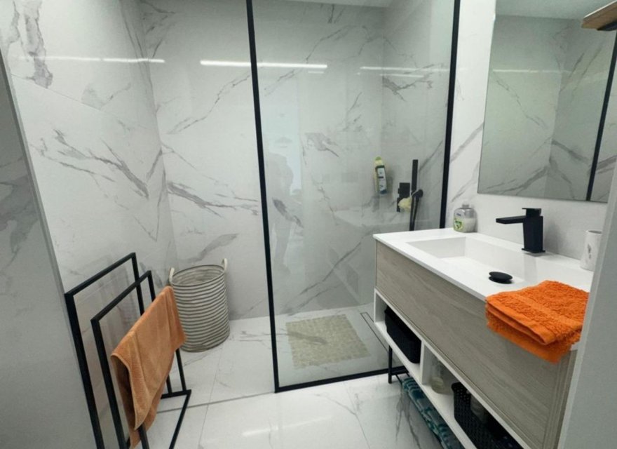 Odsprzedaż - Apartament - Guardamar del Segura - Urbanizaciones