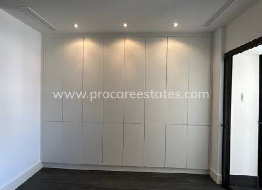 Odsprzedaż - Apartament - Guardamar del Segura