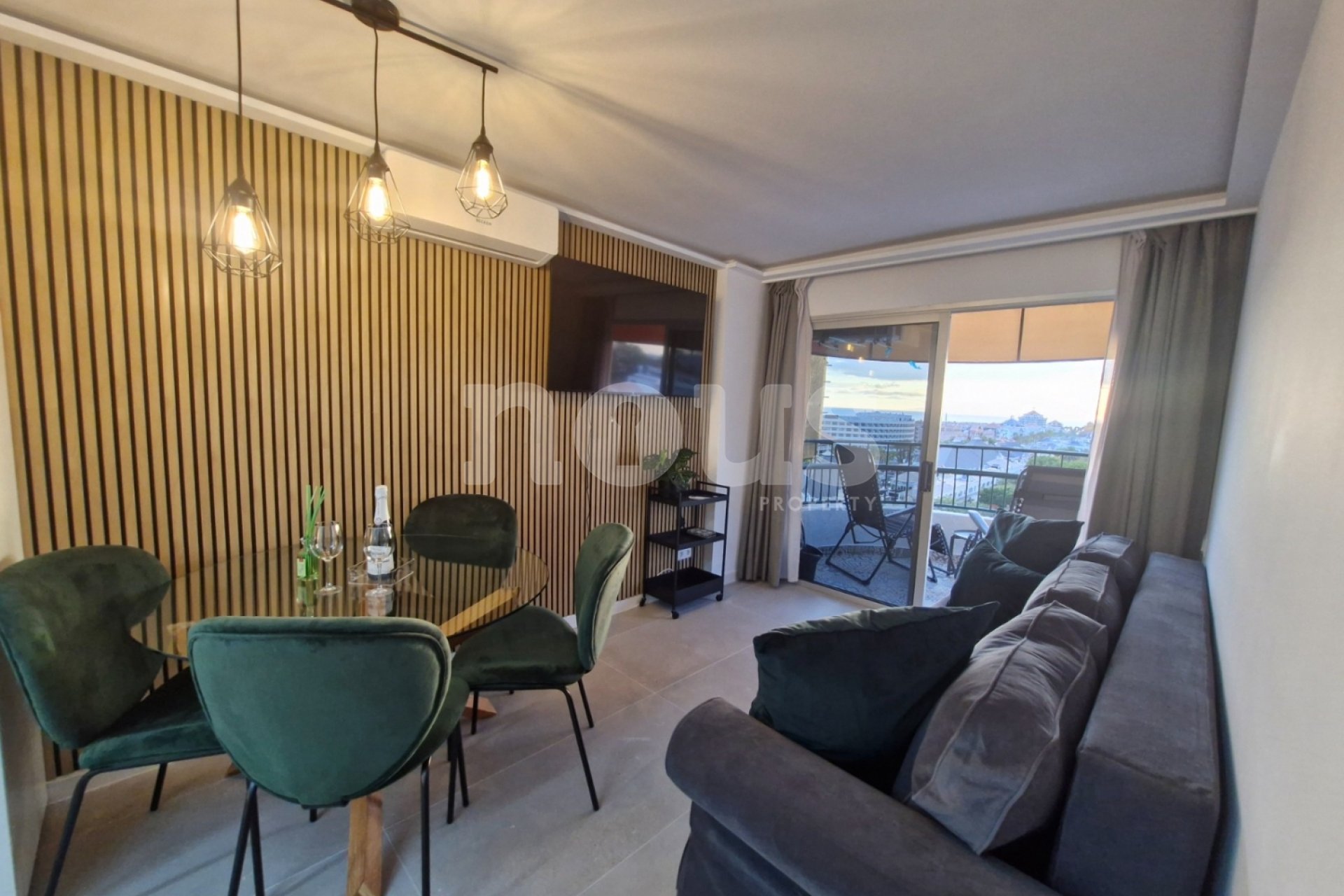 Odsprzedaż - Apartament - Los Cristianos - Torres del Sol