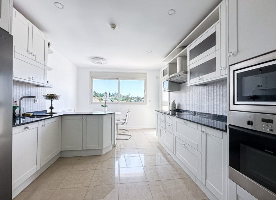 Odsprzedaż - Apartament - Marbella - Costa del Sol