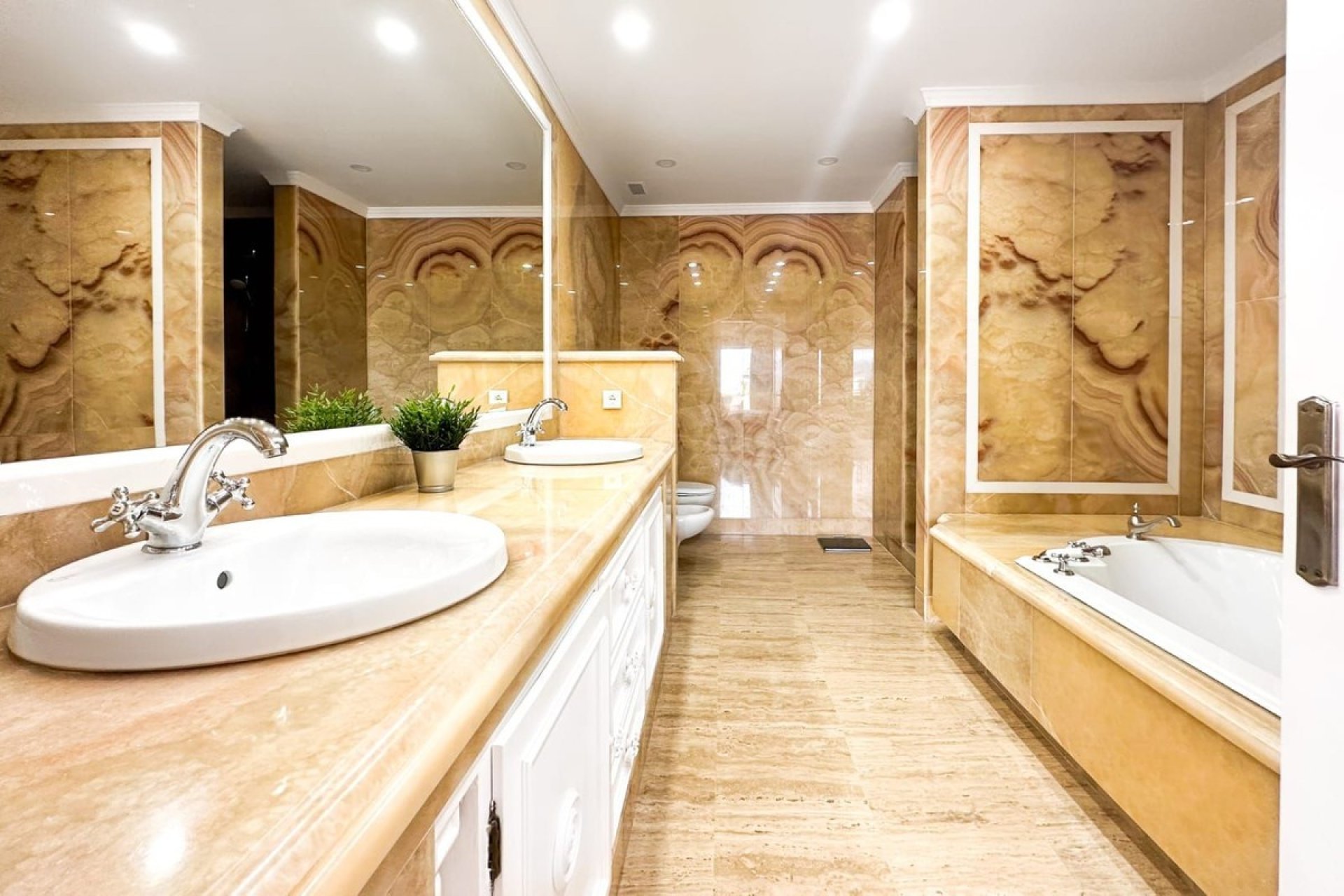 Odsprzedaż - Apartament - Marbella - Costa del Sol