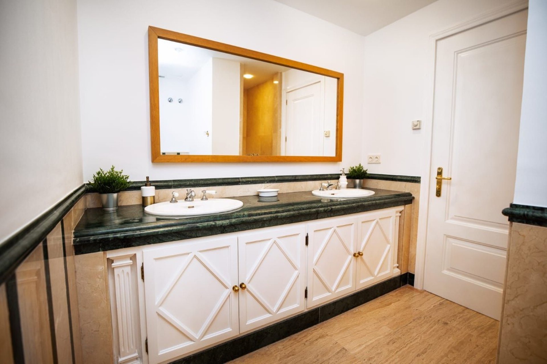 Odsprzedaż - Apartament - Marbella - Costa del Sol