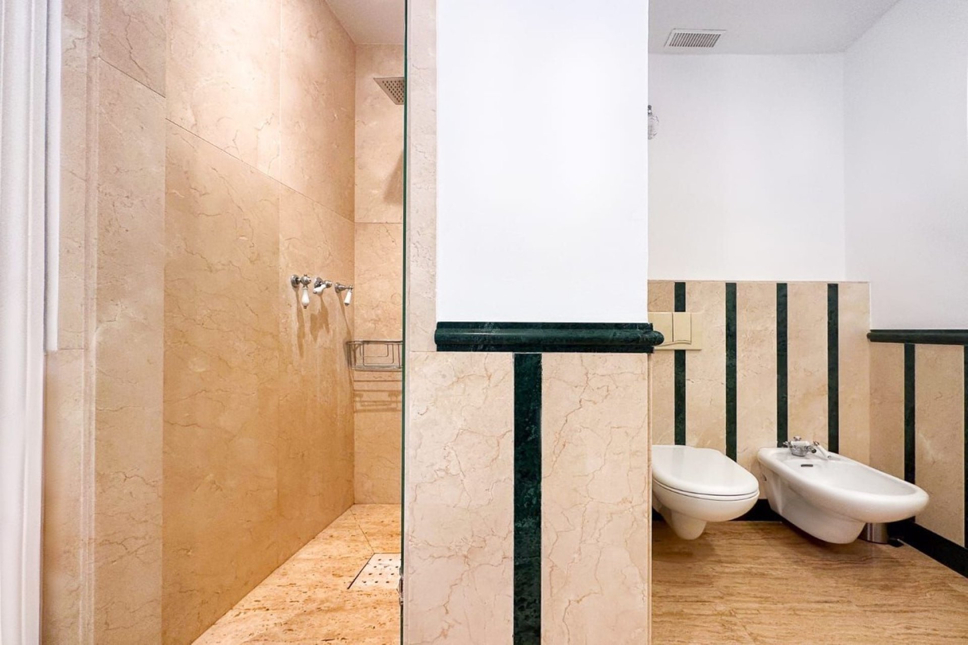 Odsprzedaż - Apartament - Marbella - Costa del Sol