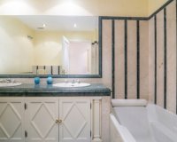 Odsprzedaż - Apartament - Marbella - Costa del Sol