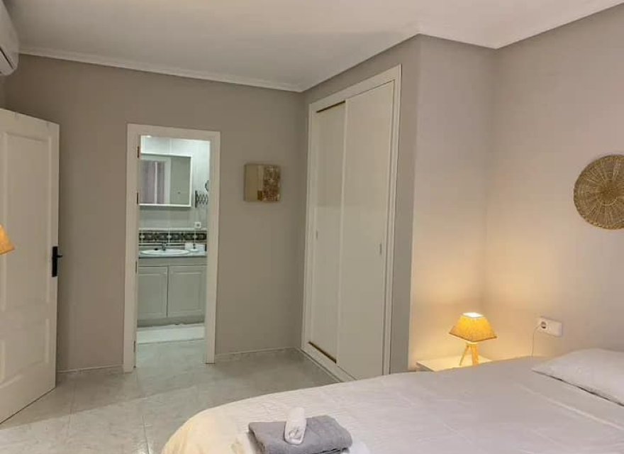 Odsprzedaż - Apartament - Orihuela Costa - Campoamor