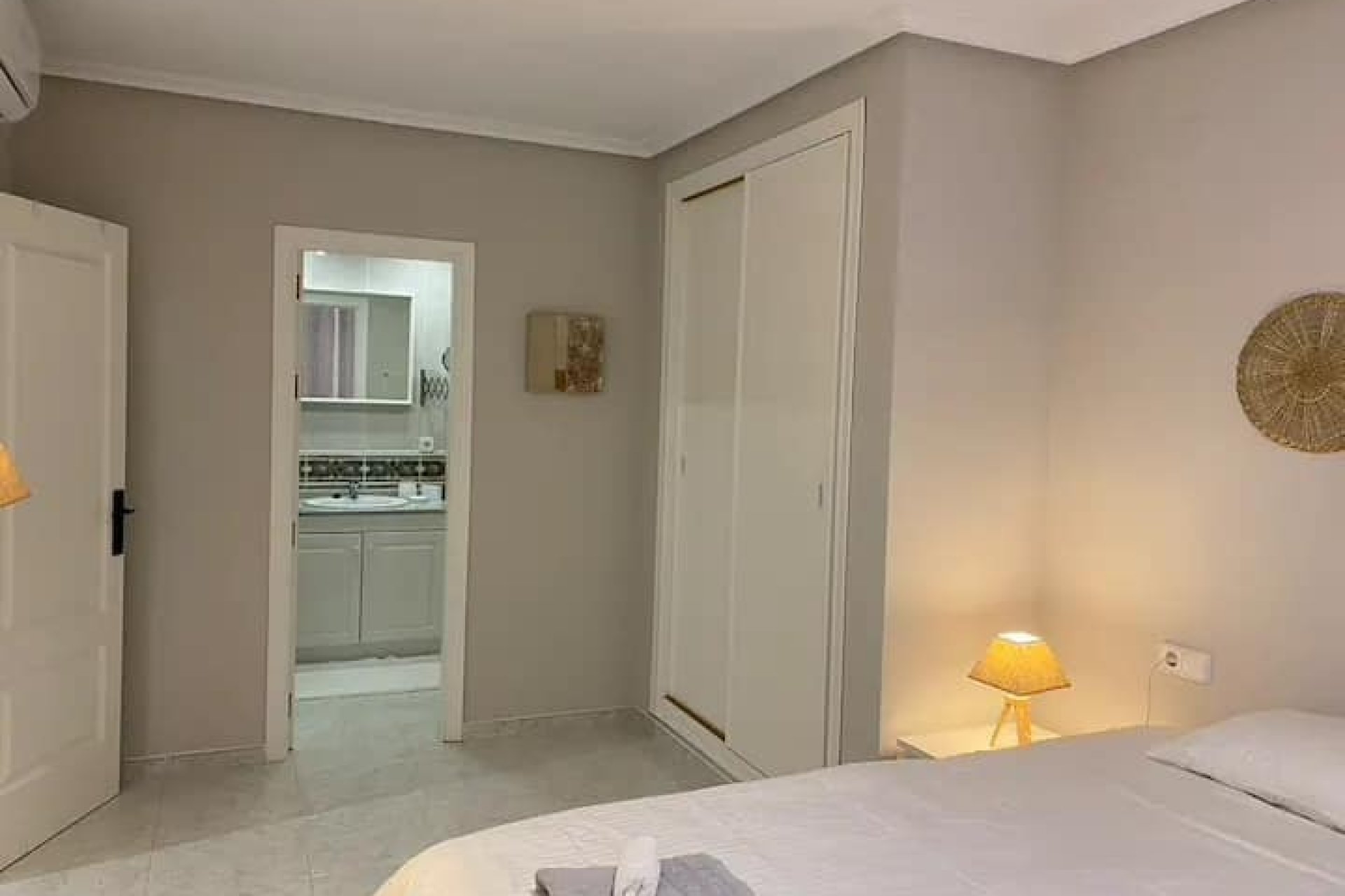 Odsprzedaż - Apartament - Orihuela Costa - Campoamor