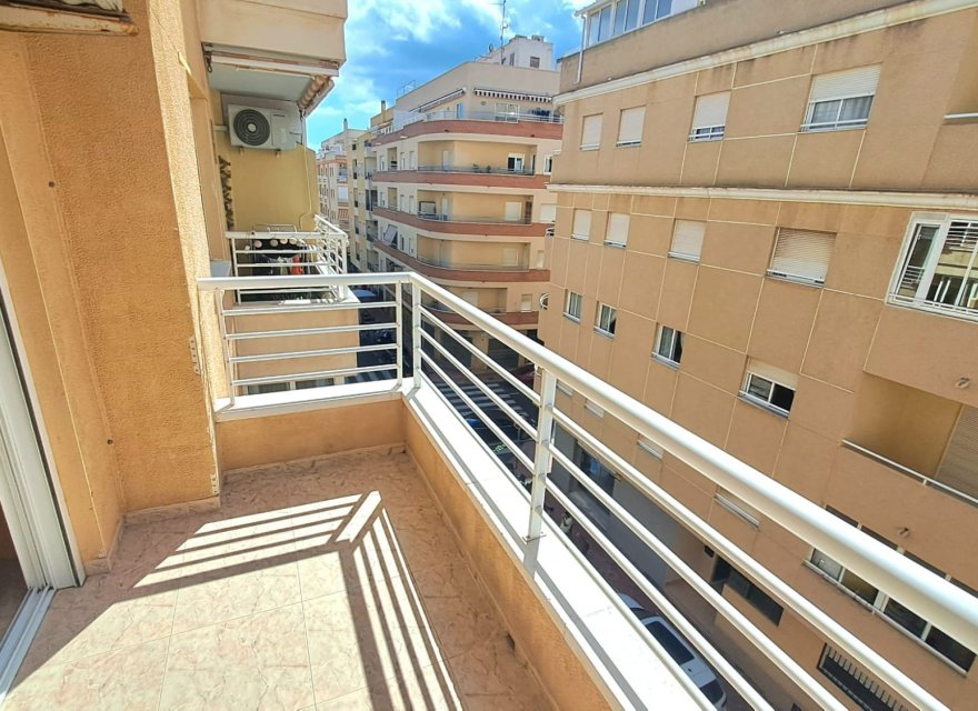 Odsprzedaż - Apartament - Torrevieja - Center