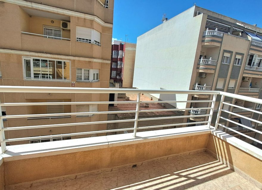 Odsprzedaż - Apartament - Torrevieja - Center