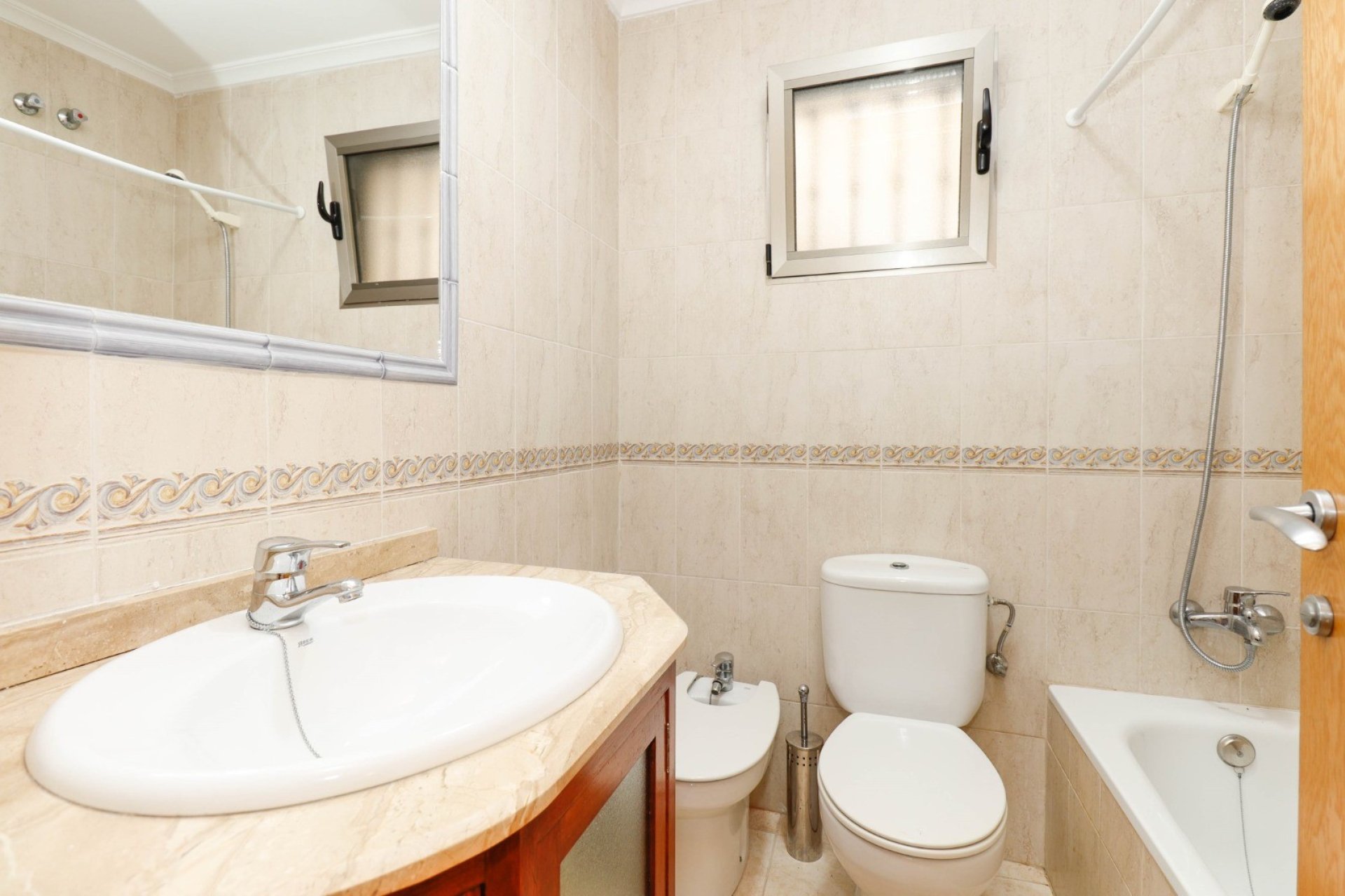 Odsprzedaż - Apartament - Torrevieja - Center