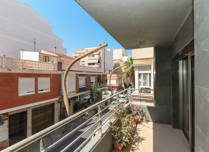 Odsprzedaż - Apartament - Torrevieja - Center