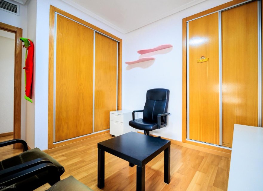 Odsprzedaż - Apartament - Torrevieja - Center