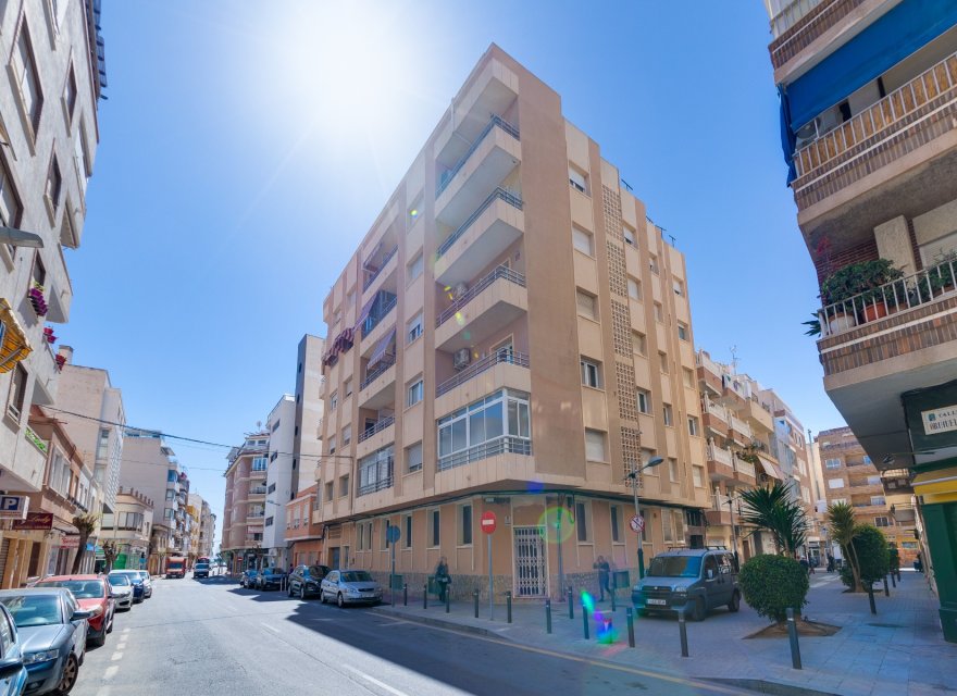 Odsprzedaż - Apartament - Torrevieja - Center