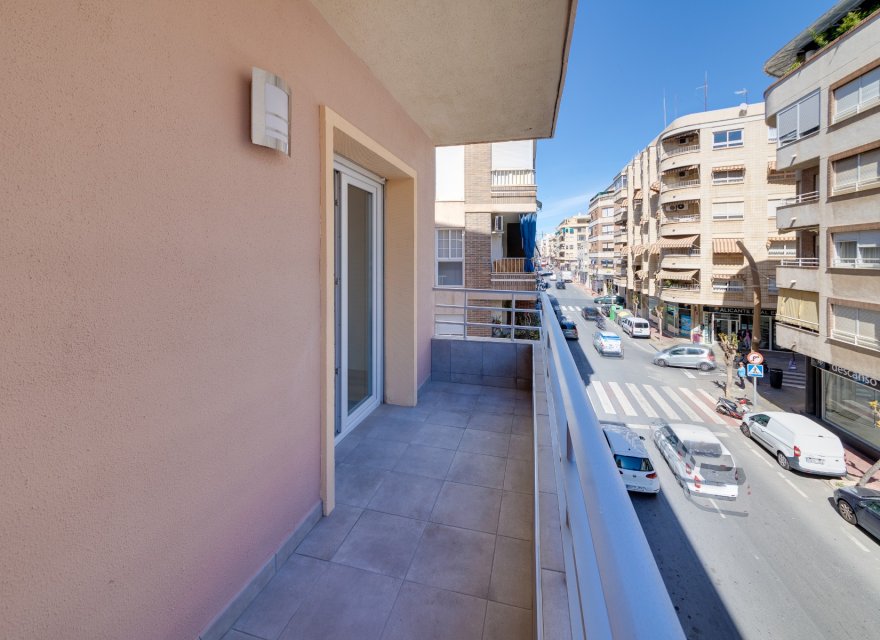 Odsprzedaż - Apartament - Torrevieja - Center