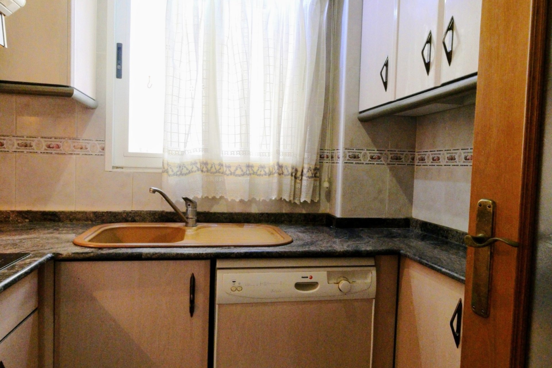 Odsprzedaż - Apartament - Torrevieja - Center