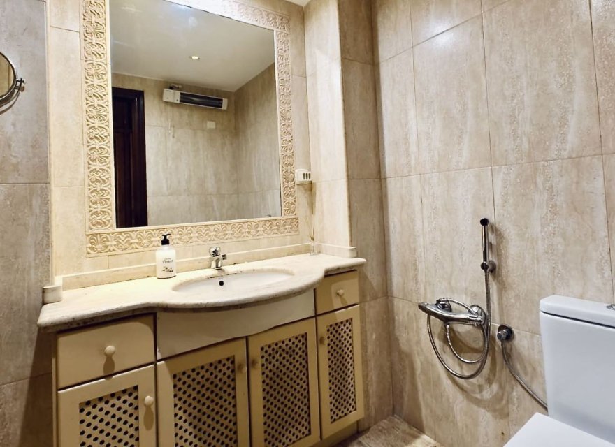 Odsprzedaż - Apartament - Torrevieja - Centro - Muelle Pesquero