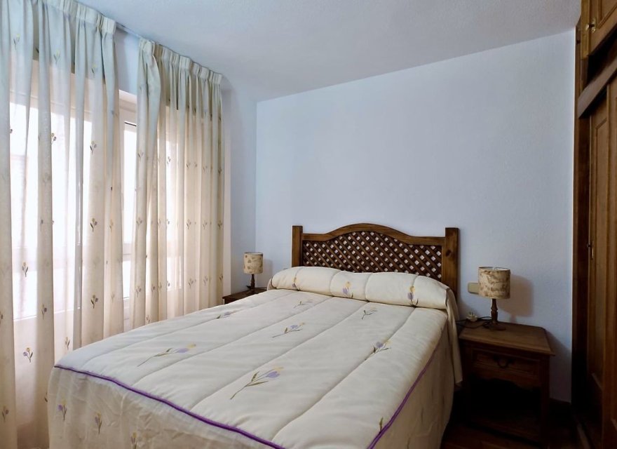 Odsprzedaż - Apartament - Torrevieja - Centro - Muelle Pesquero