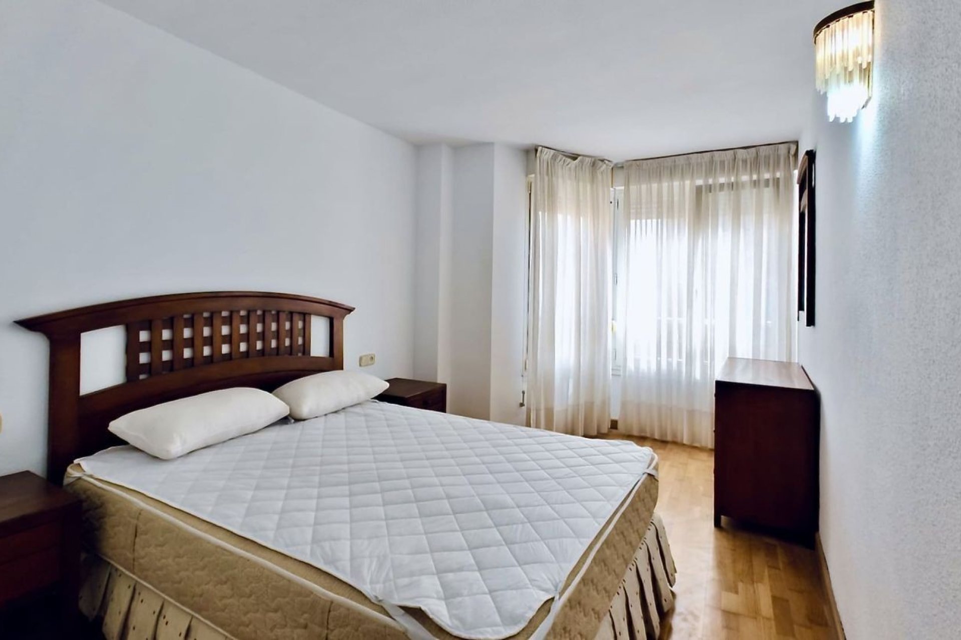Odsprzedaż - Apartament - Torrevieja - Centro - Muelle Pesquero