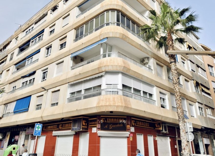 Odsprzedaż - Apartament - Torrevieja - Centro - Muelle Pesquero