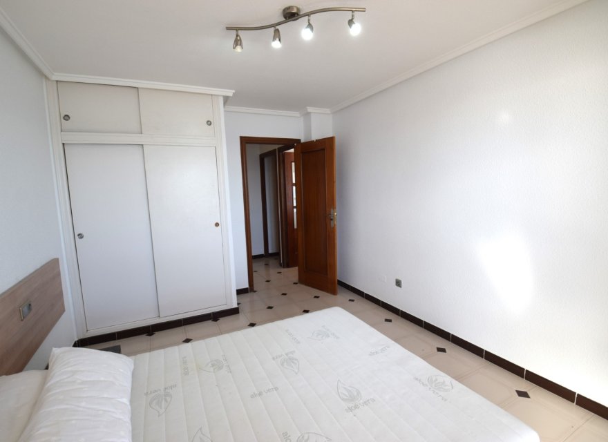 Odsprzedaż - Apartament - Torrevieja - Curva del Palangre