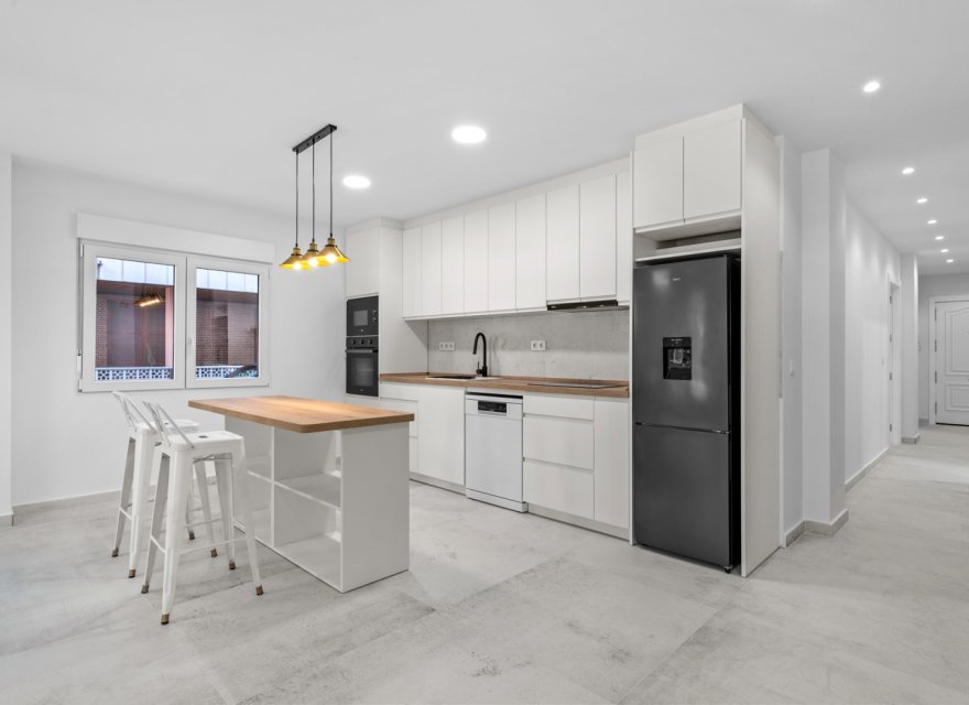 Odsprzedaż - Apartament - Torrevieja - El Acequión - Los Náufragos